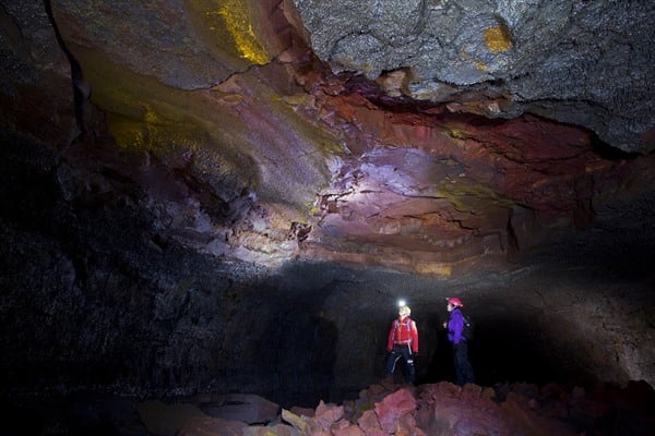 Vidgelmir (Víðgelmir) Lava Cave